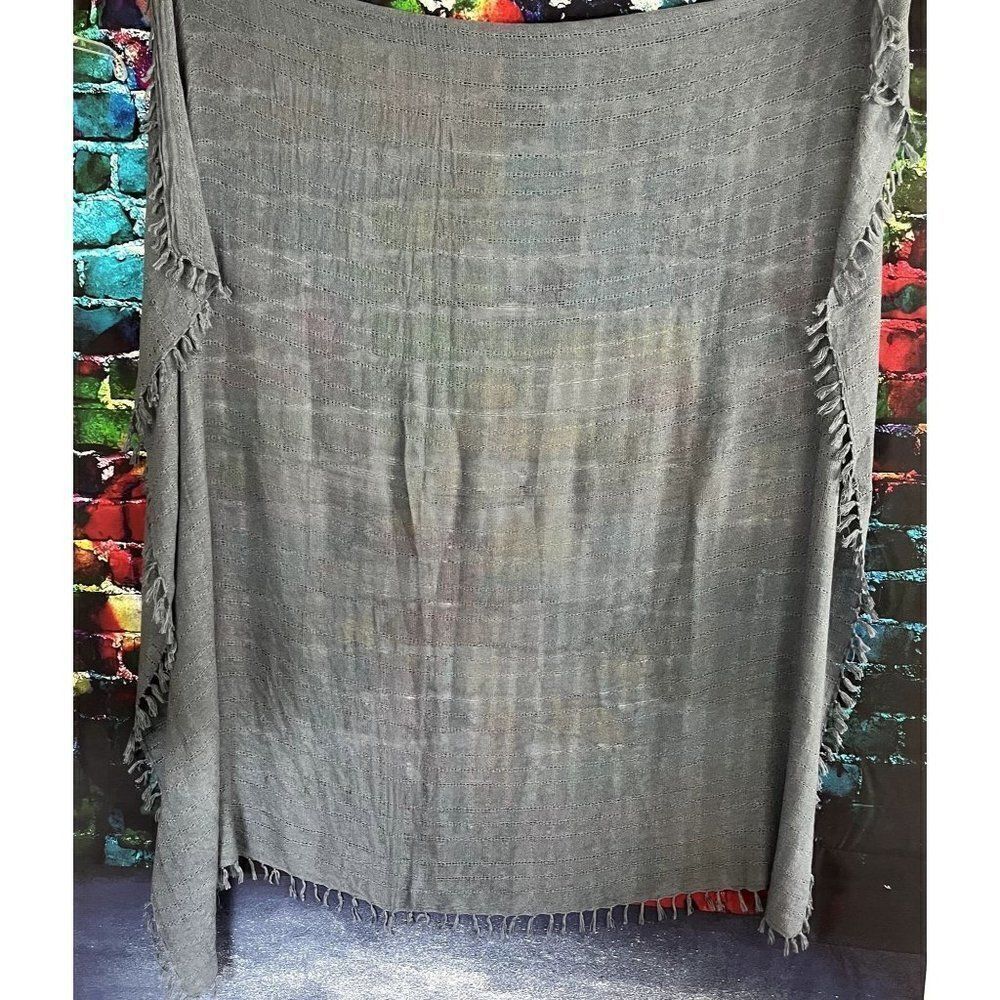 T&B Fringe Trim Throw Blanket